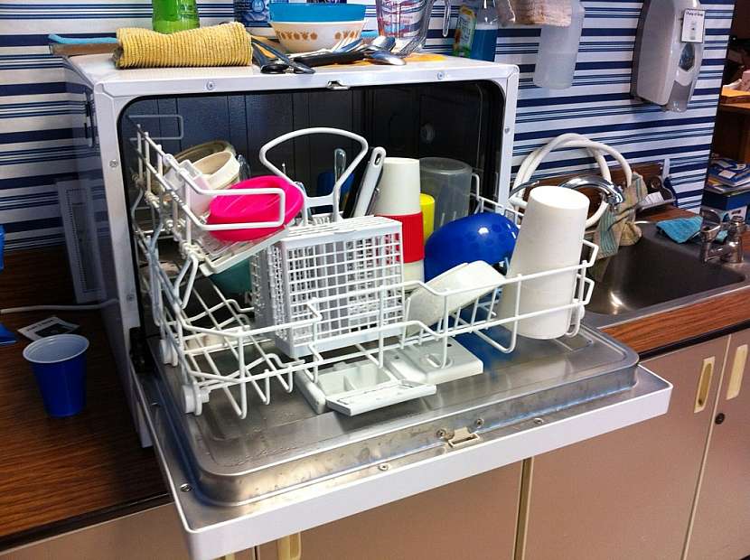Zbavte se nepříjemného zápachu z myčky, pračky i lednice! DIY tipy za pár korun