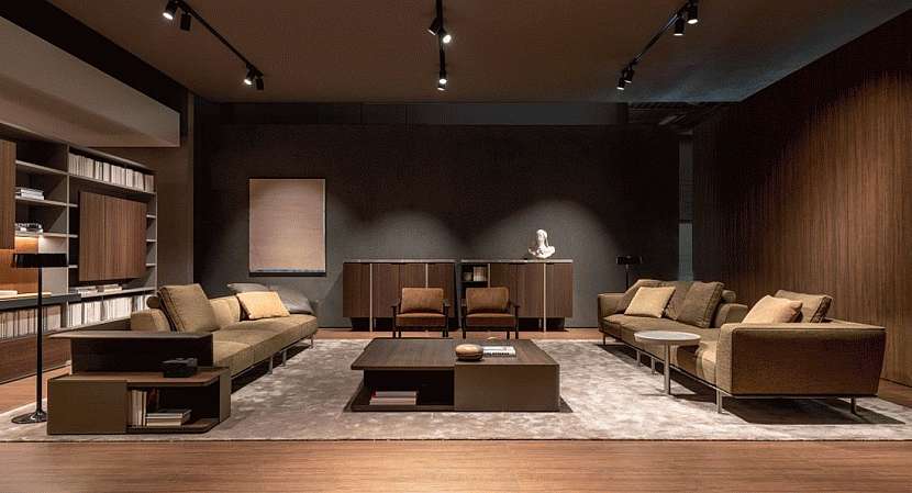 Trochu víc klasiky od stejné značky, sofa Gregor navrhl Vincent van Duysen. Molteni.