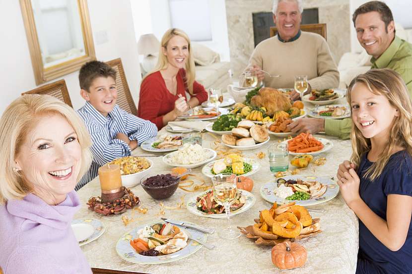 Promyšlený výběr židlí k jídelnímu stolu ovlivní i vaši pohodu při jídle a rodinných setkáních