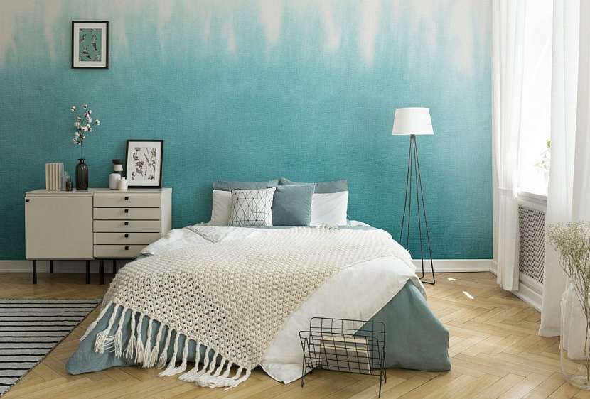 Lehce vymyté, jakoby rozmazané barvy, zejména odstíny modré a mořské zeleně, se hodí skoro do každé ložnice.