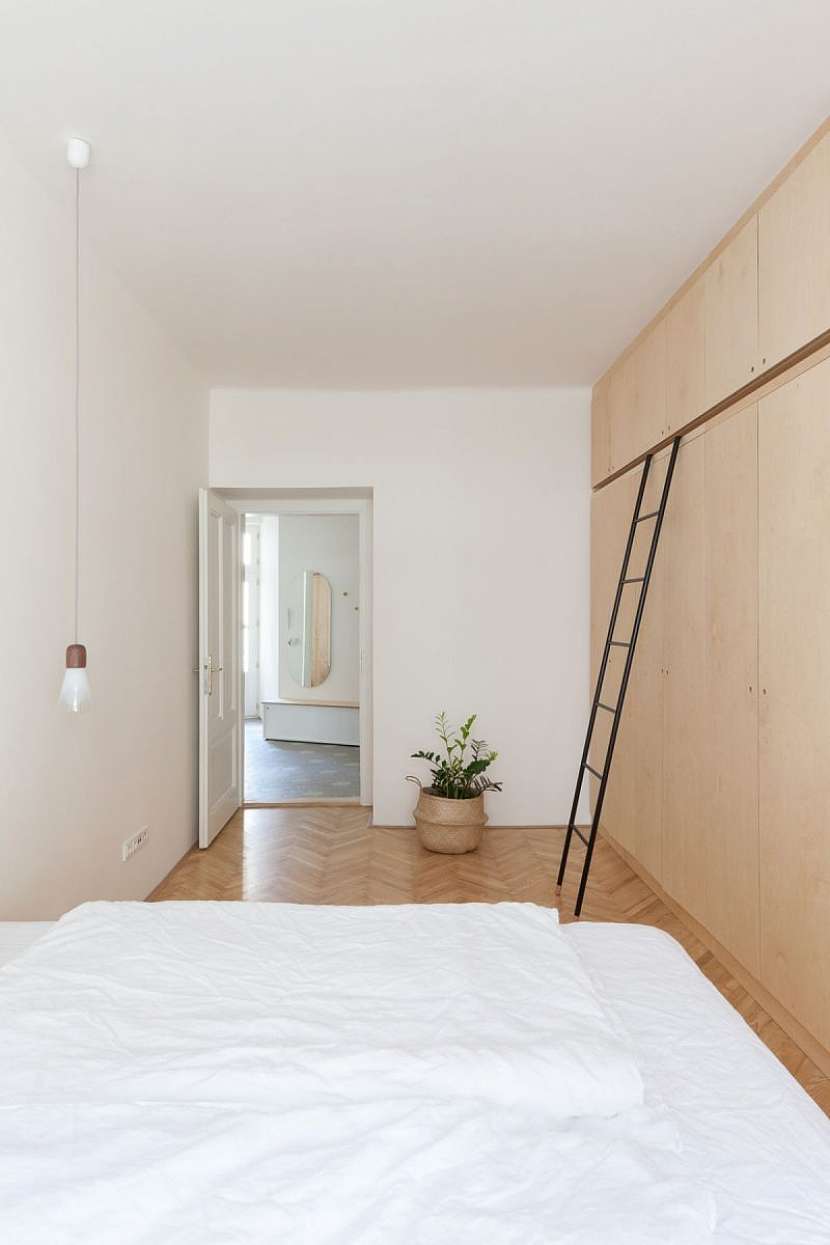V minimalistickém bytě nemají místo žádné zbytečnosti.