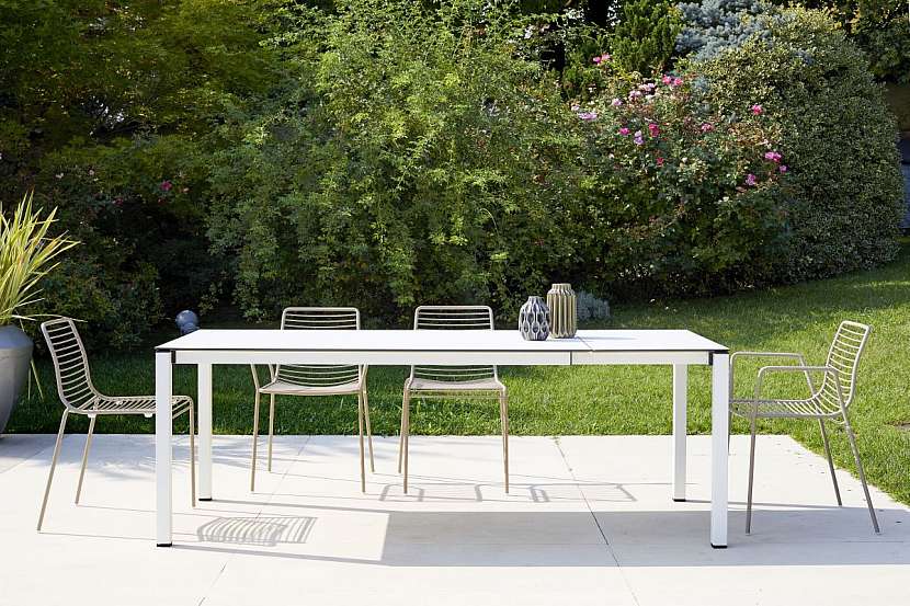 Prostorný stůl Pranzo a židle Summer, Scab Design.
