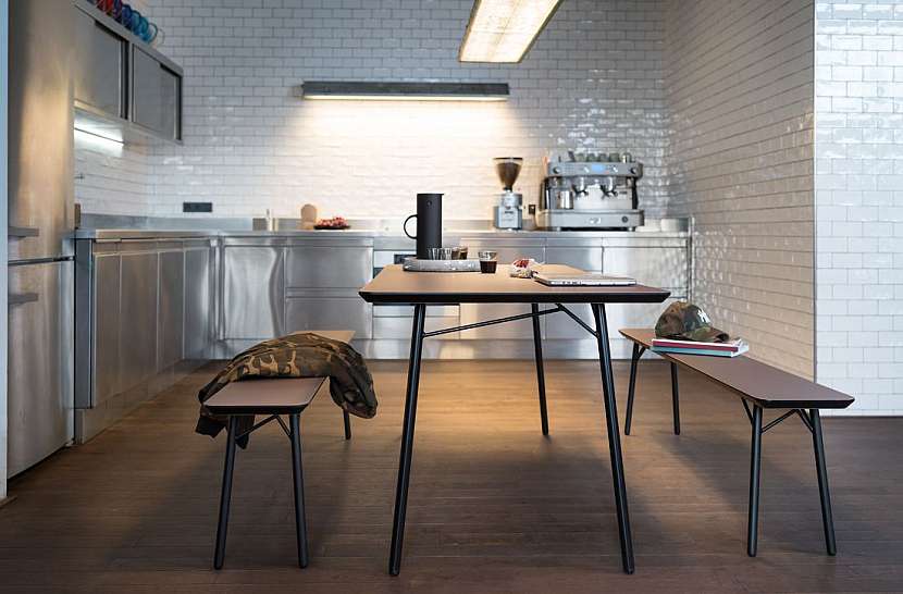 Kanceláře stále častěji bývají vybaveny kuchyňkami se sezením, různými zákoutími, kde si můžete vypít šálek kávy a na chvíli „vypnout“.