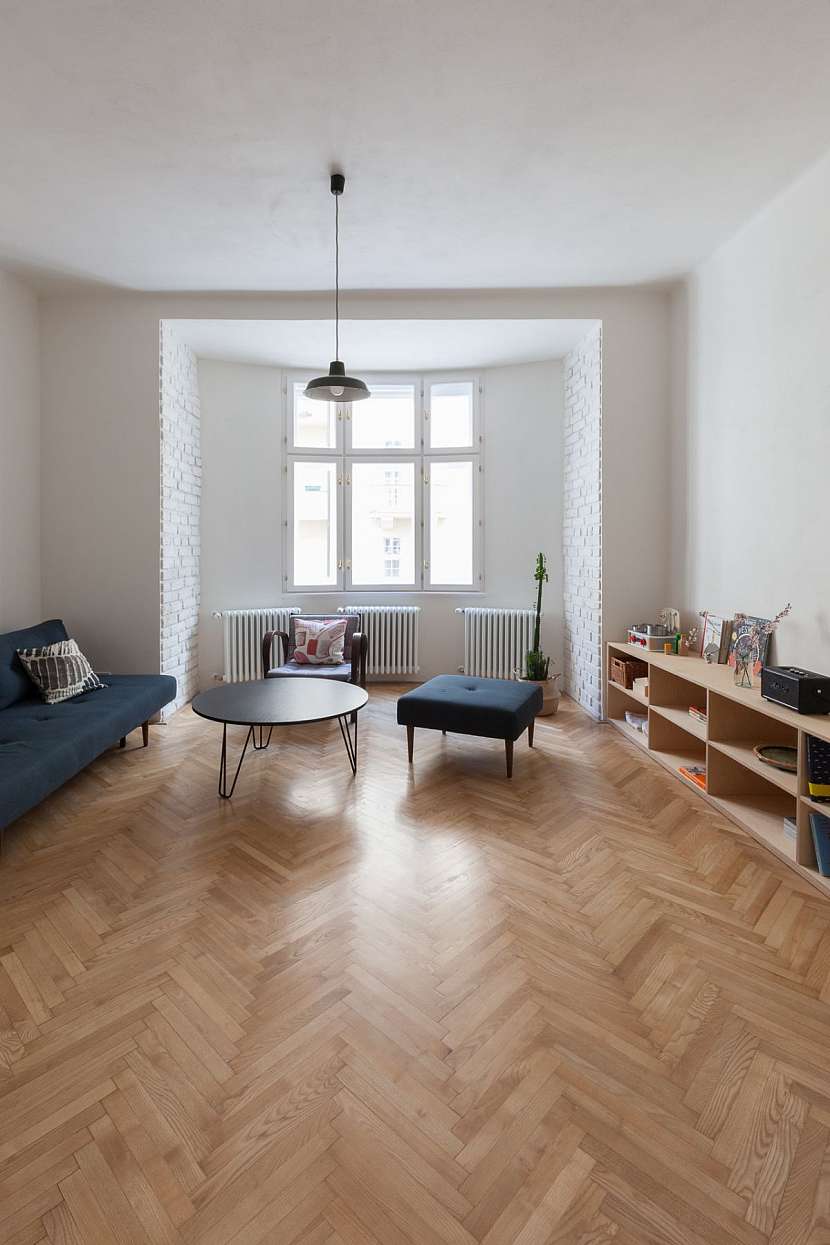 Jednoduchost, čistota, elegance – to je nová podoba pražského bytu