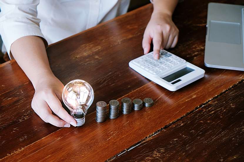 Moderní chytré osvětlení vám ušetří peníze za energie i za samotný nákup žárovek