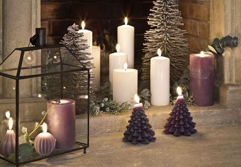 Ke kouzelné vánoční atmosféře patří rozsvícená lucerna