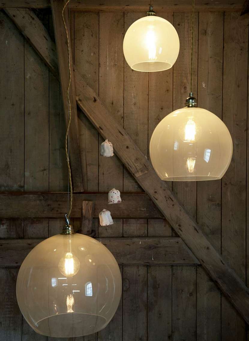 Závěsné lampy Alabastr, EBB&FLOW, Dánsko.