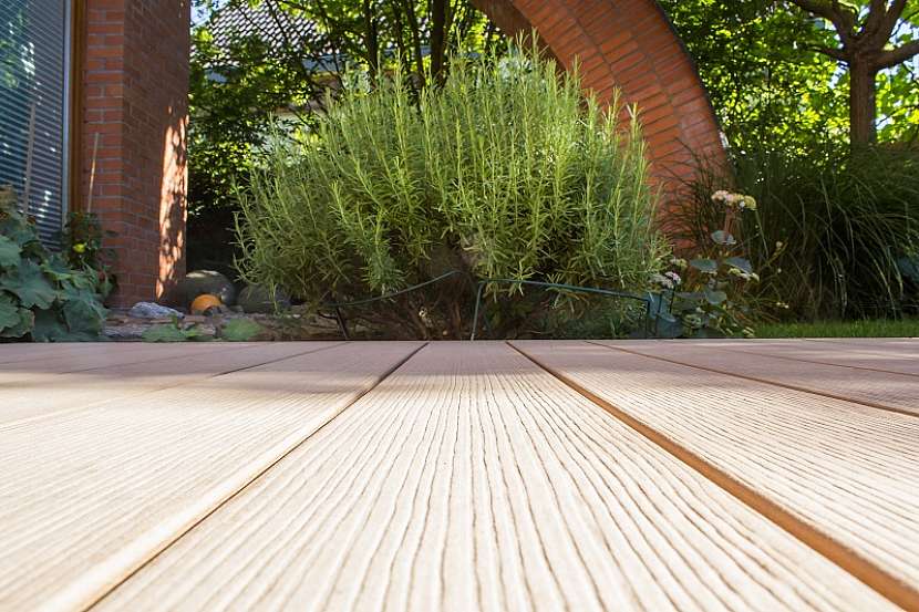 Terasy WoodPlastic® – nenáročná údržba, dokonalý design a maximální pohodlí