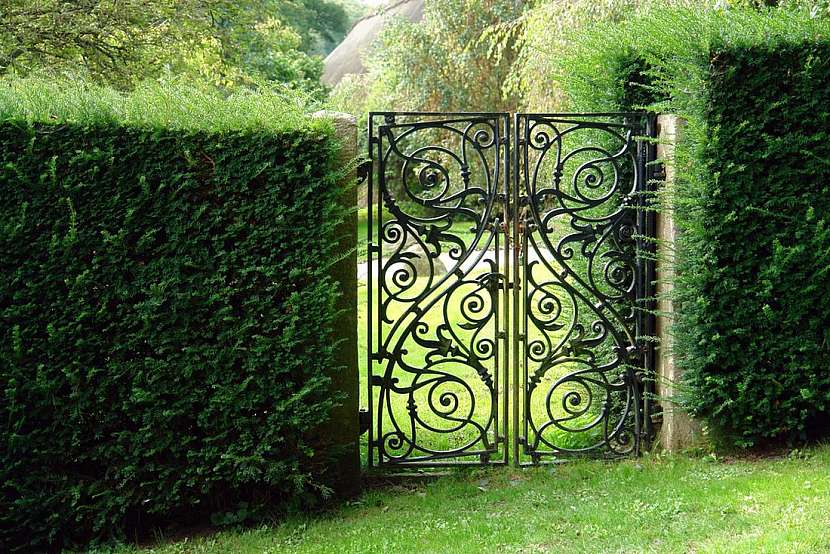 Zahradní brána &amp;#8211; důležitá součást zahrady