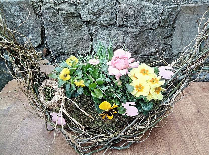 Jarní dekorace ze zimní zahrady