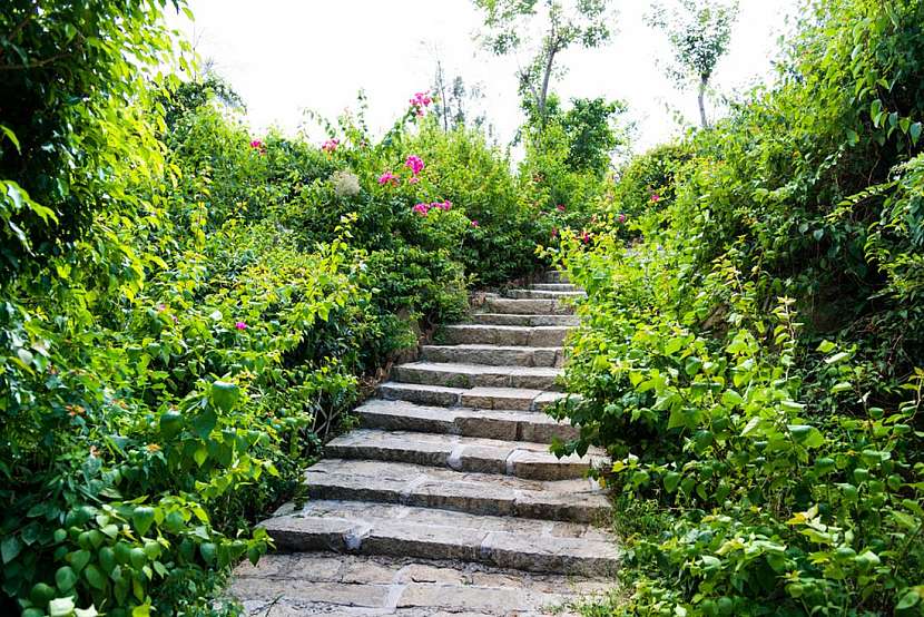 Zahradní schodiště &amp;#8211; důležitý a stylový prvek zahrad