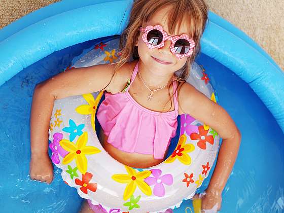 Dětský bazén pro nejmenší plaváčky (Zdroj: Depositphotos.com)