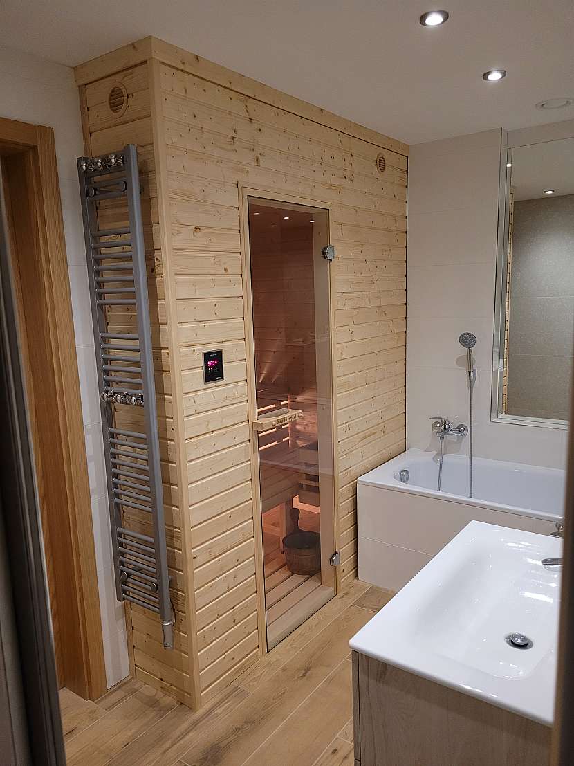 I v paneláku můžete mít malou finskou saunu 