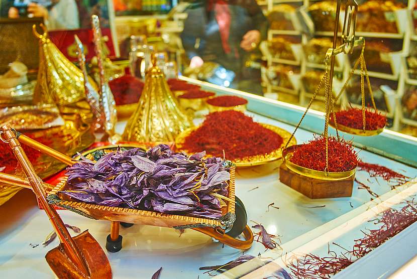 I v tradičních asijských tržnicích se prodává šafrán jako vzácné zboží