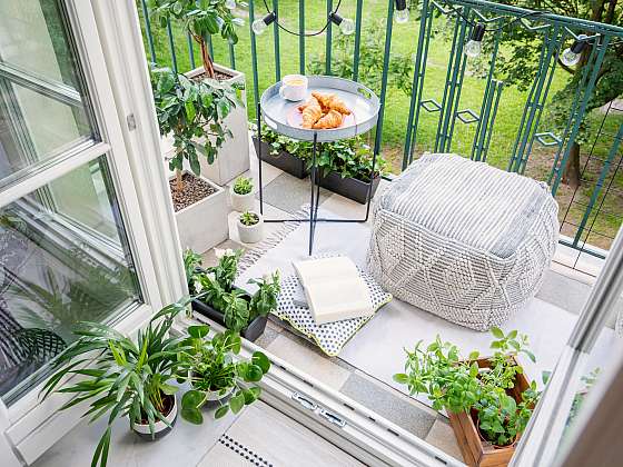 Uspořádání terasy a balkonu může prostor změnit v oázu klidu i působivou zeleninovou zahradu (Zdroj: Depositphotos (https://cz.depositphotos.com))