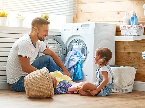 Pusťte se do praní prádla úsporně a bez námahy (Zdroj: Depositphotos (https://cz.depositphotos.com))