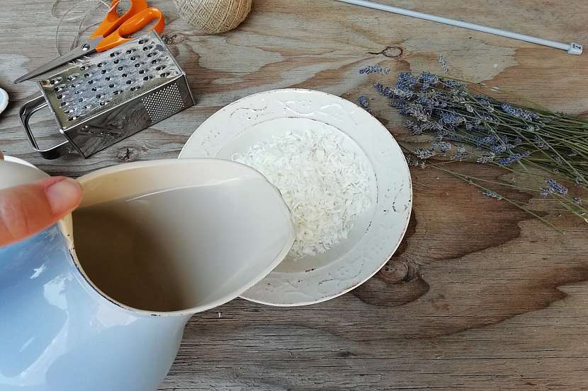 Mýdlová koule s levandulí: přilijte vodu