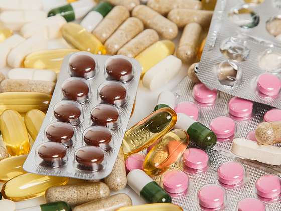 Nepotřebné a prošlé léky do vaší domácnosti nepatří (Zdroj: Depositphotos)