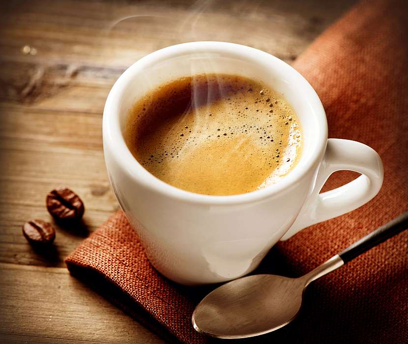 Šálek kvalitní kávy pro chvíle pohody