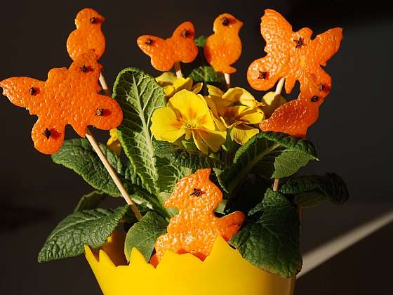 Snadné velikonoční ozdoby z citrusové kůry jako originální přírodní dekorace (Zdroj: Jana Hanšpachová)