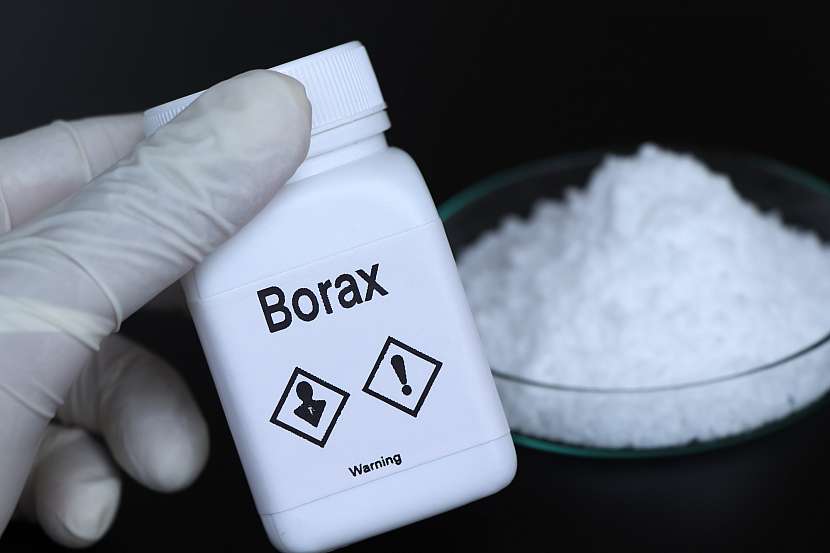 Borax je přírodní minerál, který umí s plísněmi zatočit 