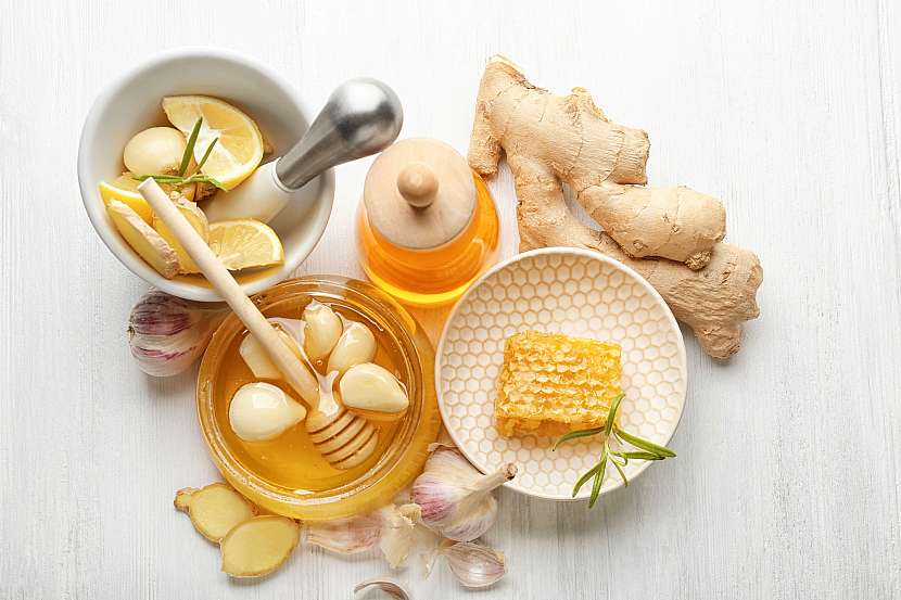 Česnek a med vás vyléčí z nachlazení, přidáním dalších ingrediencí účinek ještě zvýšíte