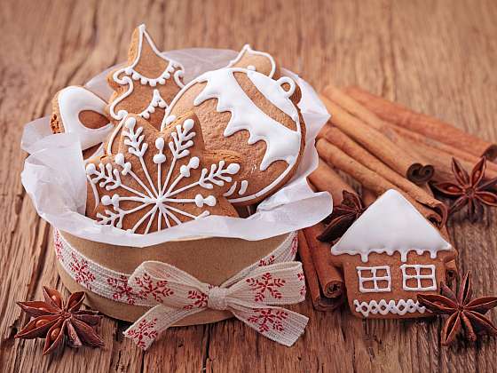 Pečení vánočních perníčků patří k našim dlouholetým tradicím. Pečete je také? (Zdroj: Depositphotos (https://cz.depositphotos.com)