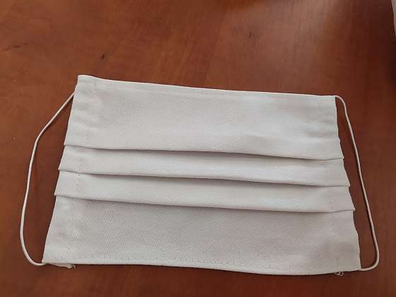 Jednoduchá rouška z bavlny (Zdroj: Štěpánka Turková)