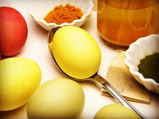 Přírodní barvení vajec je čím dál víc oblíbenější (Zdroj: pixabay.com)