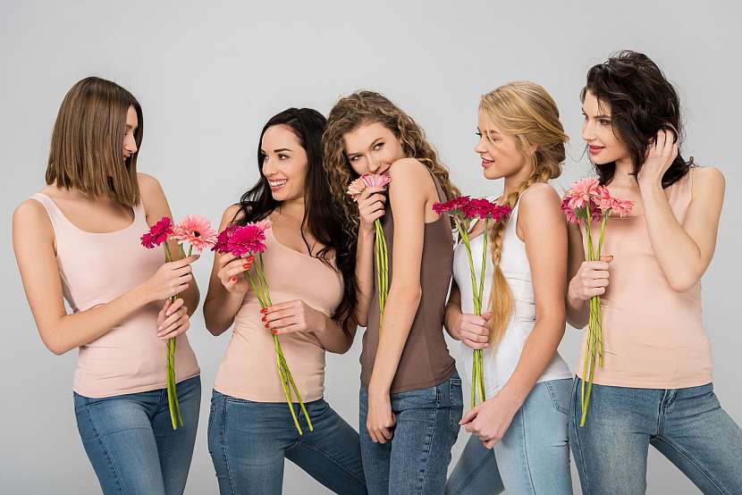 Ženy s květinami