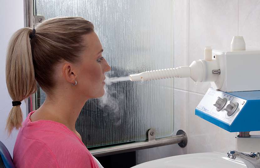 Pro inhalace v domácím prostředí lze využít domácí inhalační přístroje