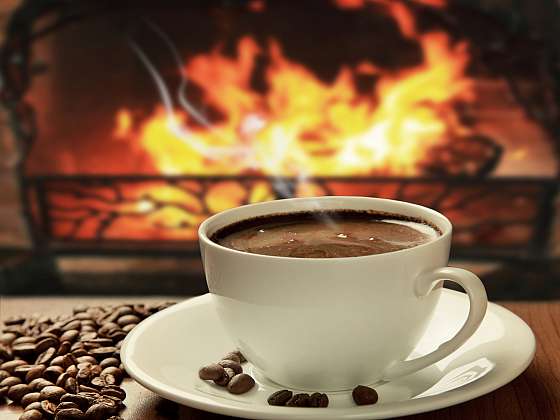 Při dodržení denního množství kofeinu vychutnejte svou kávu bez obav (Zdroj: Depositphotos (https://cz.depositphotos.com))