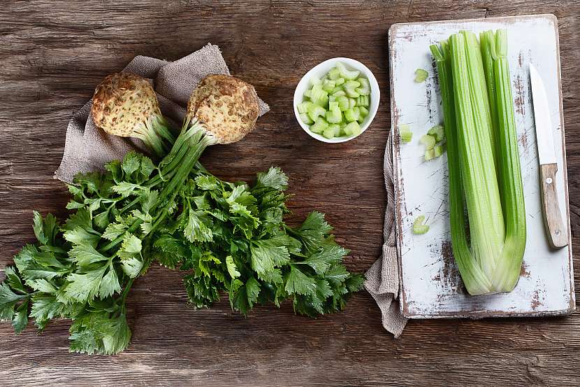 Celer, celerová nať i řapíkatý celer jsou skvělým zdrojem vitaminů a minerálů