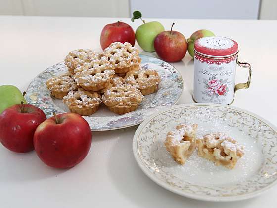 Jablečné tartaletky chutnají božsky (Zdroj: Archiv FTV Prima, se svolením FTV Prima)
