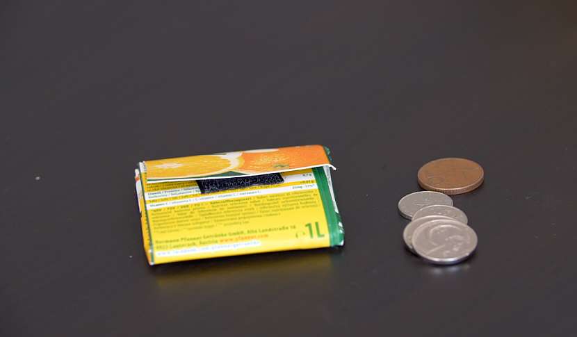 Peněženka na mince z kartonu od džusu či mléka
