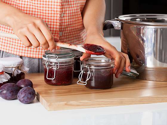 Zpracování ovoce na podzim není jen o marmeládě