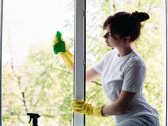 Jarní čištění oken nemusí být únavné (Zdroj: Depositphotos)