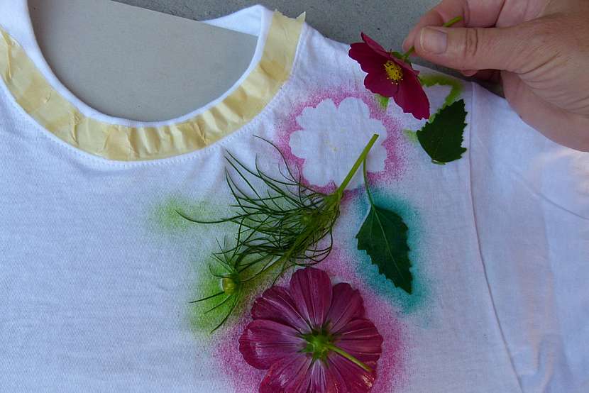 Rozkvetlé tričko aneb Pohrajte si s foukacími fixy 6