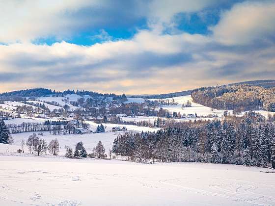 Většina lidí si spojí zimu na Vysočině s perfektními běžkařskými trasami a sjezdovkami (Zdroj: Miloš Neuman)