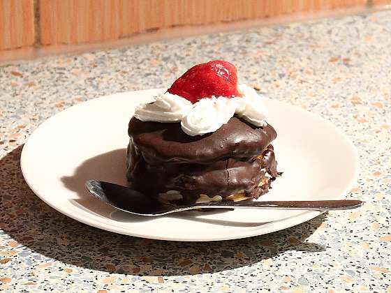 Skvělé palačinkové dortíky s čokoládou (Zdroj: Prima DOMA)