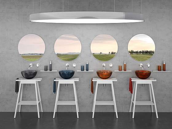 Barevná skleněná umyvadla dostala od designérů novou bílou stoličku Bloom, Glass Design Italy.