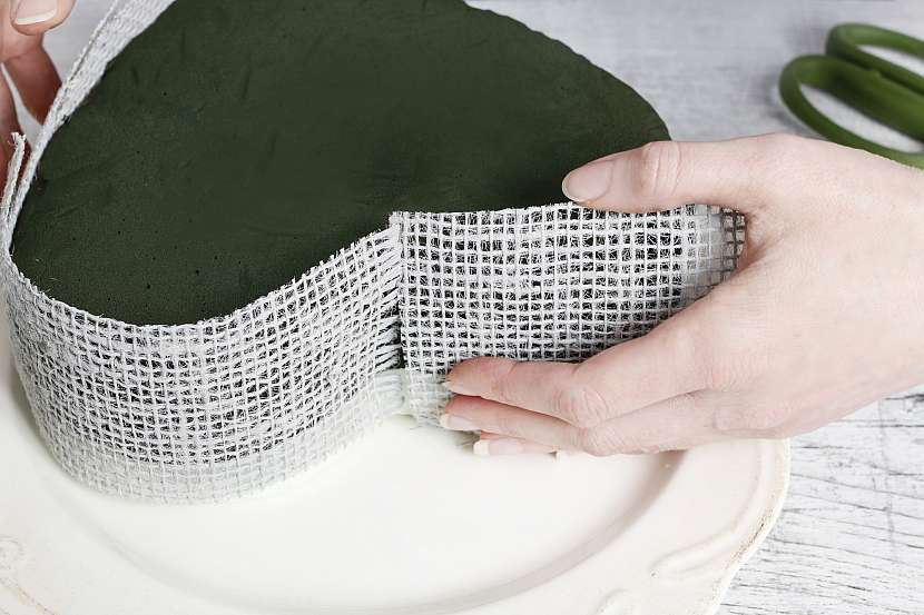 Korpus omotaný jutou