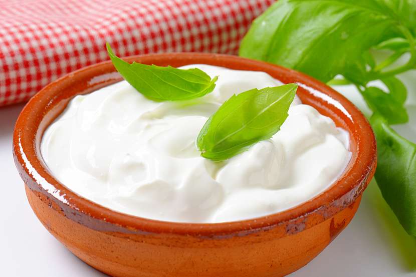 Bílý jogurt je zdraví prospěšná potravina 
