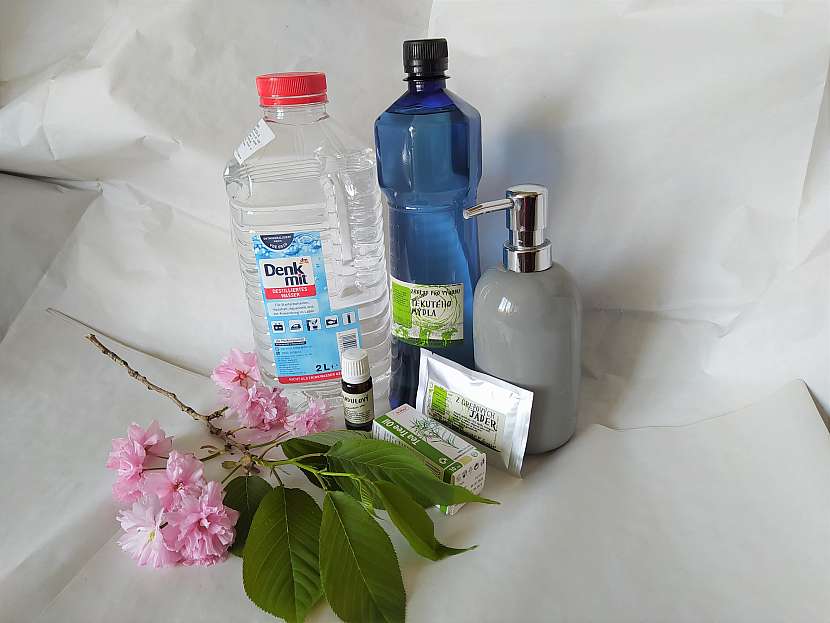 Produkty potřebné k vyrobení ekologického pěnového mýdla