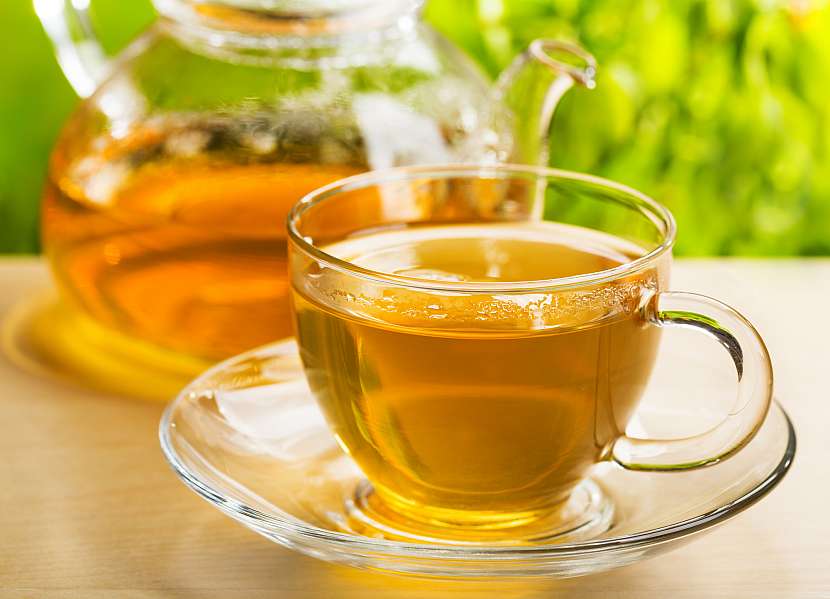 Na oteklá víčka použijte jako léčebný prostředek čaj