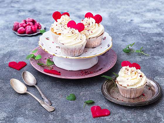 Zamilovaný valentýnský cupcake pro vaši lásku (Zdroj: MORA a Kapka medu)