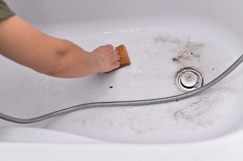 Při čištění je důležitý také materiál, ze kterého je vana vyrobena