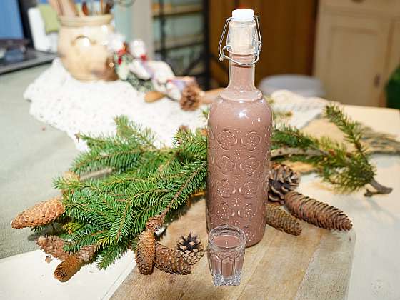 Voňavý sváteční likér v pěkné lahvi se bude hodit i jako pěkný dárek (Archiv FTV Prima, se svolením FTV Prima)
