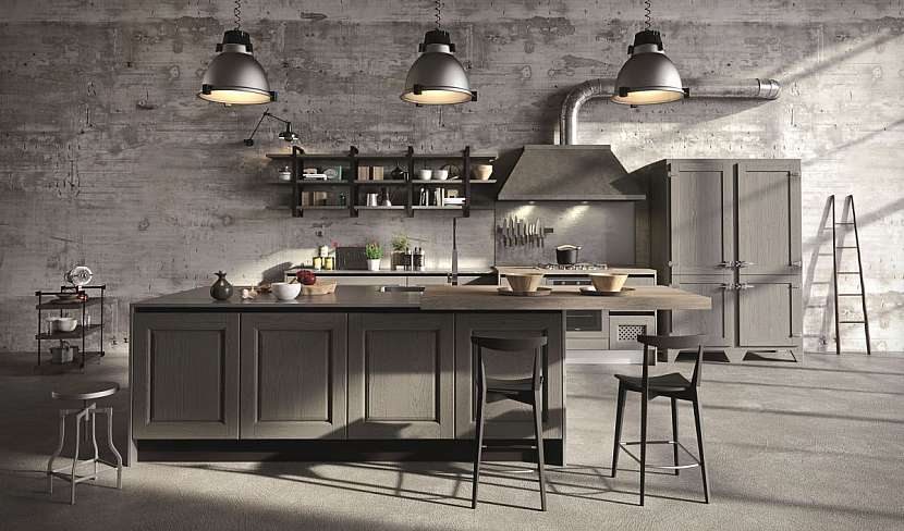 Aran Cucine připojila ke kuchyňskému ostrovu velkou dřevěnou barovou plochu