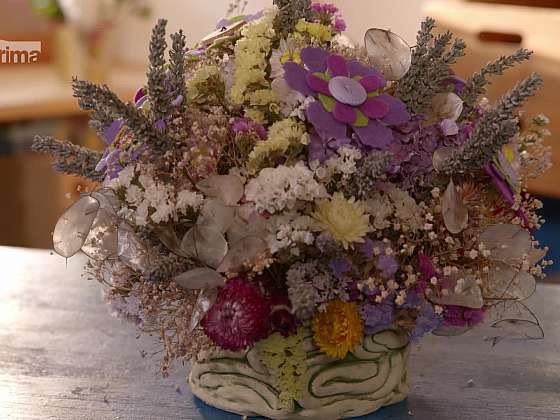 Vyrobte si dekoraci z květin, které vám zaručeně neuvadnou (Zdroj: Prima DOMA)